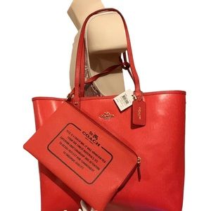 🌻 COACH F36658 🌻 BROWN BRIGHT RED REVERSIBLE CITY TOTE WITH WRISTLET SET 2PCS